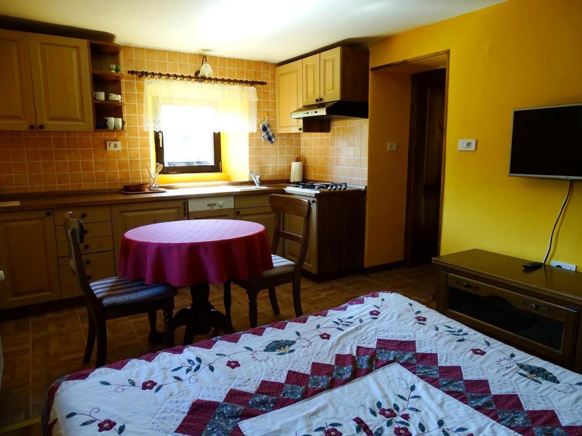Apartmaji Pr-Gujlu Sela Nad Podmelcem 5220 Tolmin Podmelec Ngoại thất bức ảnh